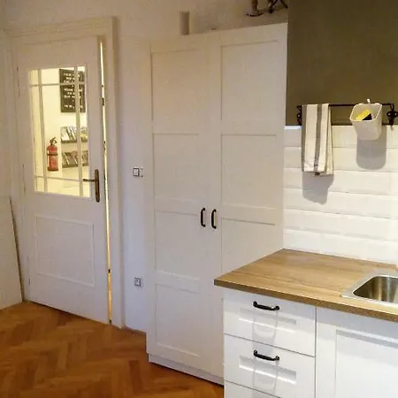Uvoz Street 64 Apartment *
